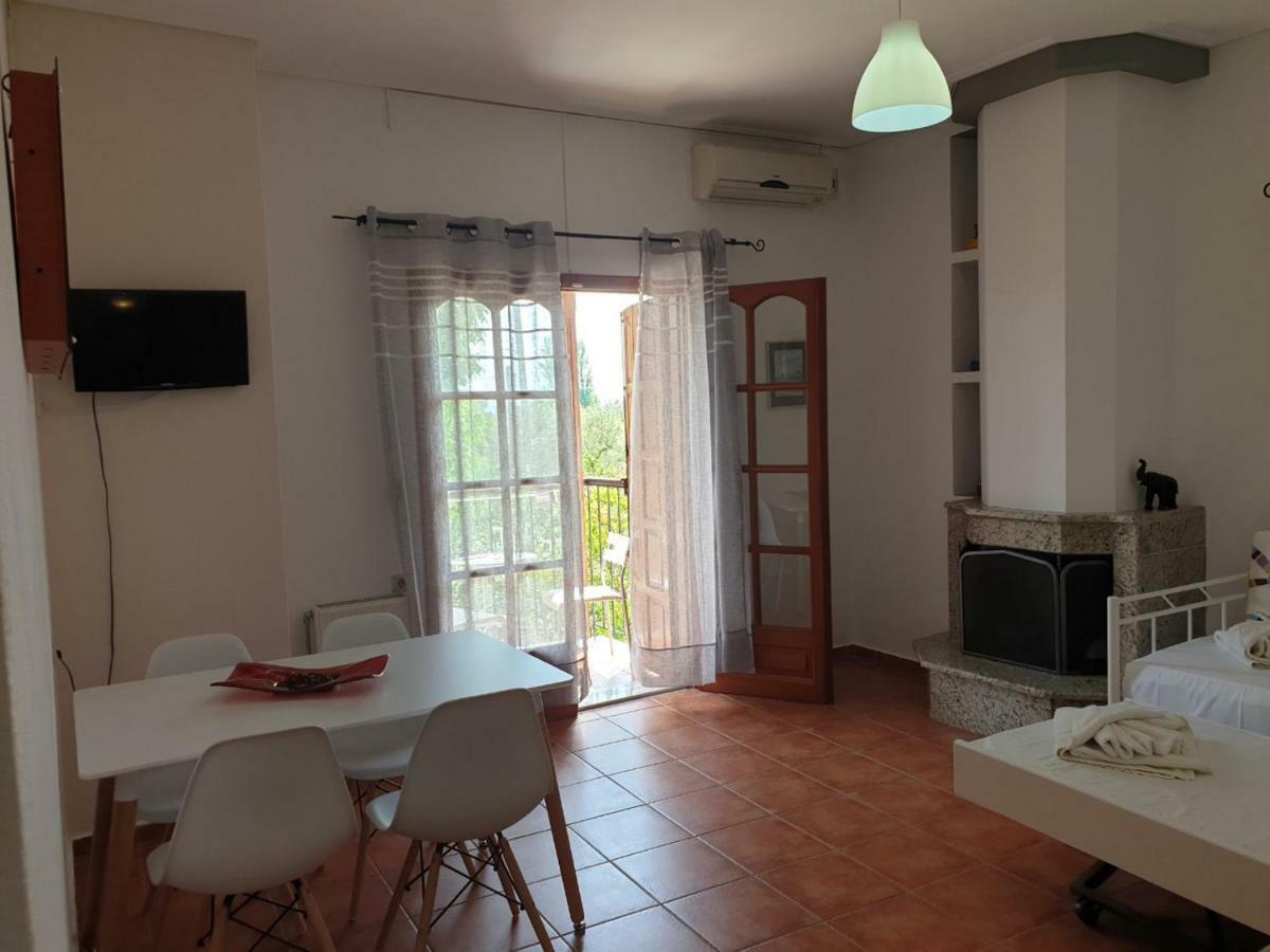 Ferienwohnung Iliachtides Kala Nera Exterior foto